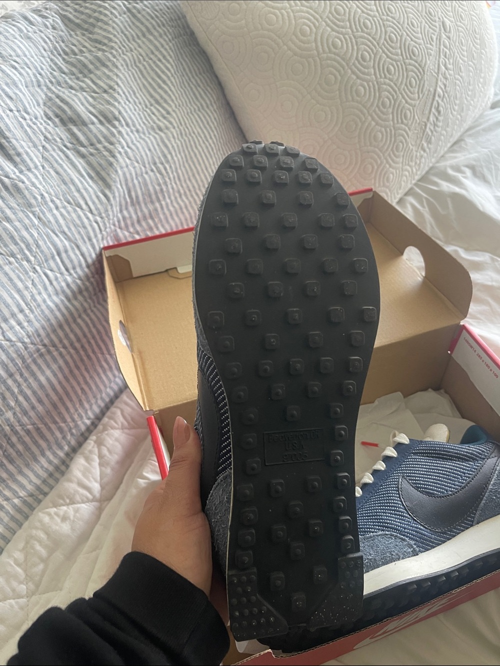 Nike Navy, Black & Cream Retro Runner - Picture 3 of 3